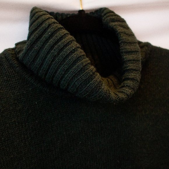 Green Knit Turtleneck Sweater - Picture 1 of 4